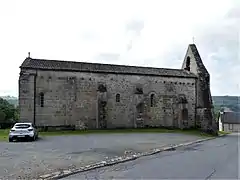 La façade nord de l'église.