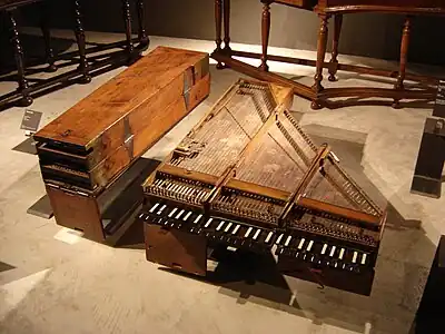 photo : clavecin brisé