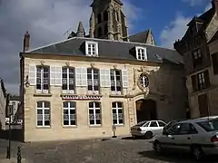 La caisse d'épargne, ancien hôtel particulier.