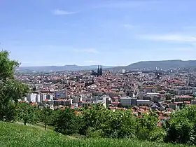 Vue de Clermont-Ferrand depuis le parc Montjuzet