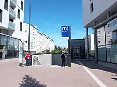 Un des accès de la station.