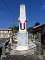 Le monument aux morts dans le cimetière (août 2012)