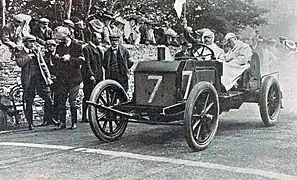 Clifford Earp, vainqueur des éliminatoires anglaises de la Coupe Bennett 1905, sur Napier le 30 mai.
