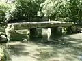 Le pont aux Ânes sur un bras de la Seugne.