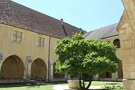 Premier cloître, dit des Hôtes.