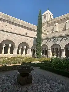 Cloître de l'Abbaye Notre-Dame de Senanque