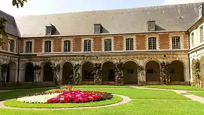 Le cloître