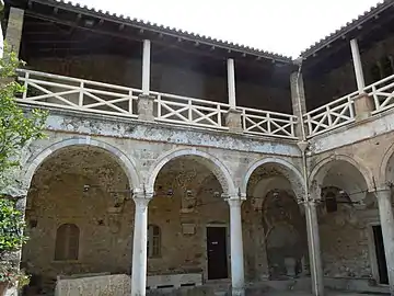 Le cloître