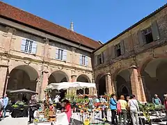 Cloître du couvent des Jacobins lors de l'exposition botanique Varietas Florum