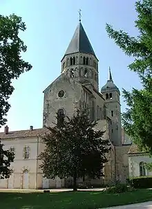 Le clocher de l'abbaye.