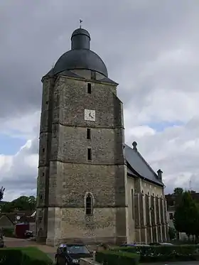 Clocher de l'église Saint-Pierre-et-Saint-Paul de Cherré
