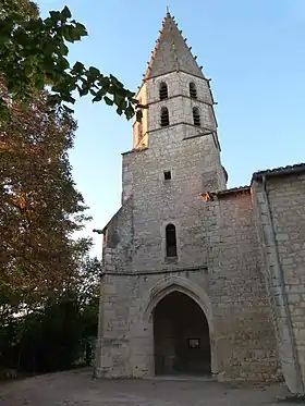 Le clocher-porche de l'église Saint-Amans