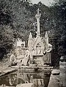 Le calvaire et la fontaine du Drennec vers 1870.