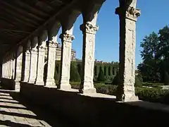 Le cloître de Notre-Dame de Marmande.