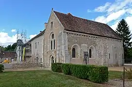 Vue du prieuré depuis le jardin.