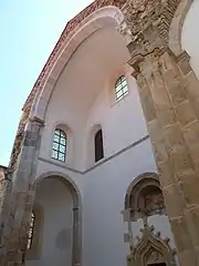 Vestiges du second transept.