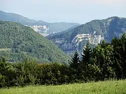 Une partie de la cluse des Hôpitaux vue depuis le mont Luisandre