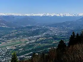 Vue aérienne de la cluse de Chambéry depuis le mont du Chat