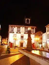 Hôtel de ville : vue nocturne