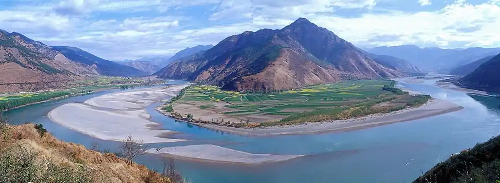 Le premier coude du Yangzi à Shigu dans la province du Yunnan