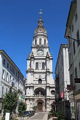 La cocathédrale vue depuis l'hôtel de ville.