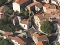 Vue d'avion - zoom sur la chapelle et le lavoir.