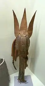 Coiffure Herero en cuir (Namibie, Botswana). Musée royal de l'Afrique centrale, Tervuren, Belgique.