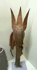 Coiffure Herero en cuir (Namibie, Botswana) au musée royal de l'Afrique centrale, à Tervuren, en Belgique.