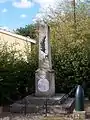 Le monument aux morts face à l'église (sept. 2012).