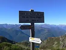 Col de l'Étang d'Appy (massif de Tabe, Ariège, France). Au fond, les Pyrénées ariégeoises et andorranes.