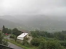 Vue sur le col de Bussang depuis un centre de vacances sur le versant opposé