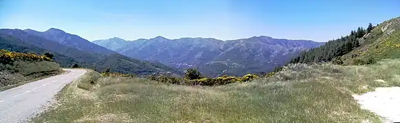 Vue au sommet du col de la Croix de Millet.