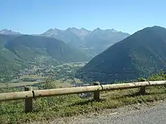 Panorama sur la vallée d’Aure vers la moitié de l’ascension.