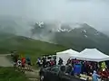 Le col des Posettes (1 997 m) sur le Marathon du Mont-Blanc 2014, avec des conditions météorologiques difficiles.