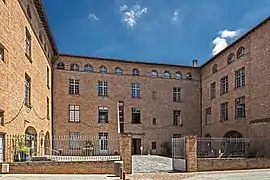 Cour de l'ancien collège des Jésuites