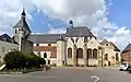 La collégiale Saint-Loup. Vue sud.