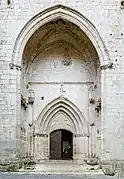 Collégiale Saint-Philippe-et-Saint-Jacques - Le portail