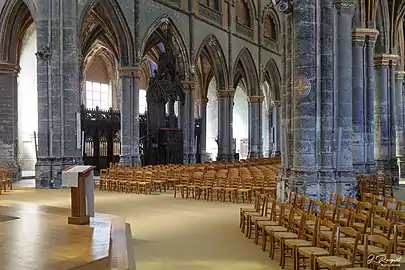 La nef vue du chœur