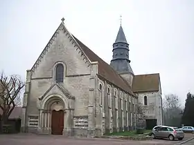 Collégiale Saint-Pierre de Neuf-Marché.