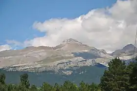 Vue de la Collarada depuis Villanúa.