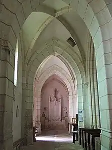 Bas-côté sud de la nef, dit côté épître. Vue en direction opposée à l’autel de saint Joseph.