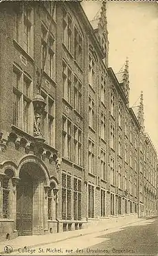 2ème Collège Saint Michel, site de la rue des Ursulines. Porte d'entrée des élèves.