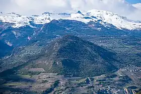 La colline du Châtelard vue depuis Vex