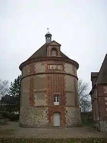 Colombier classé du château.