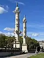 Les colonnes rostrales de la place des Quinconces à Bordeaux.
