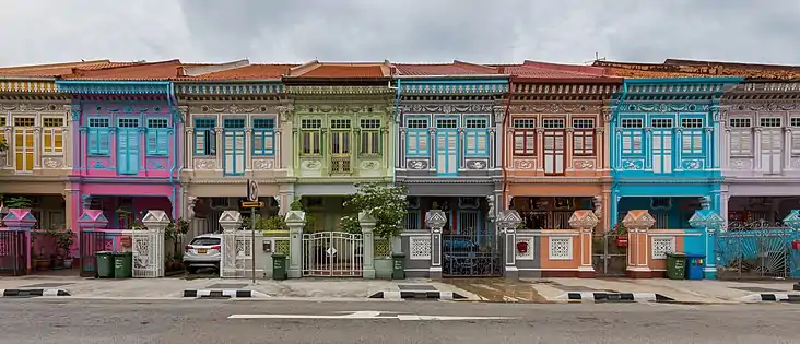 Maisons colorées à Koon Seng Road appelées "compartiments chinois" de style sino-portugais