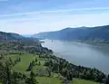 Vue de la gorge du Columbia, prise de Cape Horn Trail, en direction de l'est vers Beacon Rock (en).