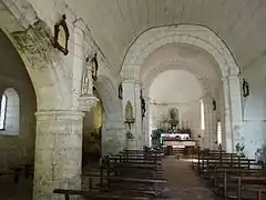 La nef principale de l'église Saint-Fiacre.