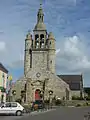 Combrit : la façade de l'église Saint-Tugdual, vue d'ensemble 1