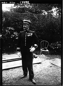 Le capitaine Henri Mordacq gagne le championnat d'épée des officiers de France (1906).